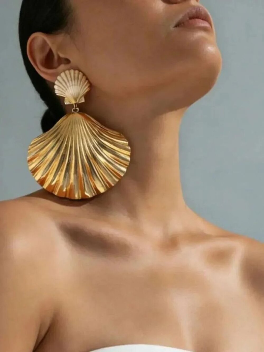 Gold Shell Statement Drop Earrings R751
